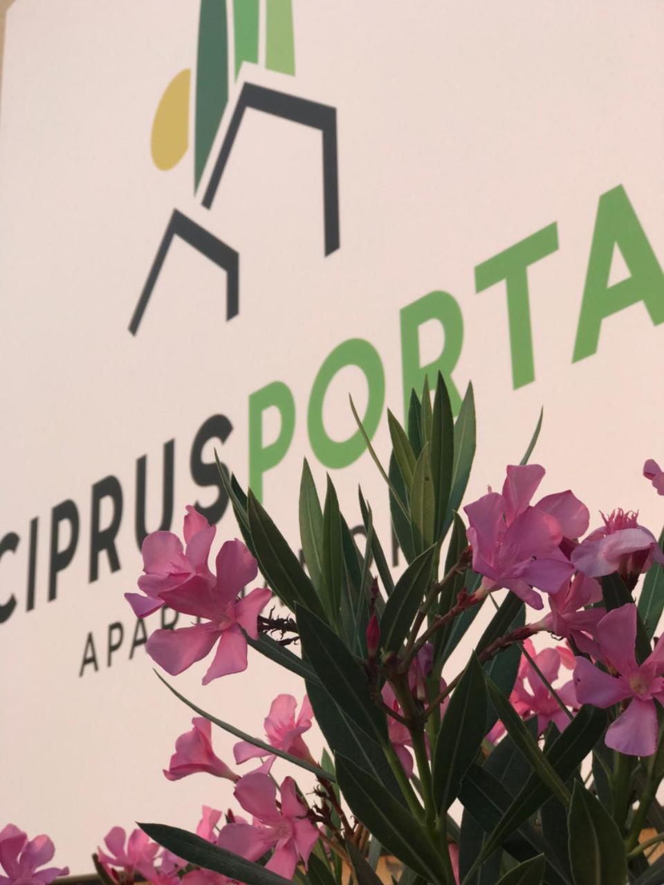 Ciprus Porta Apartmanok バラトンケネシェ エクステリア 写真